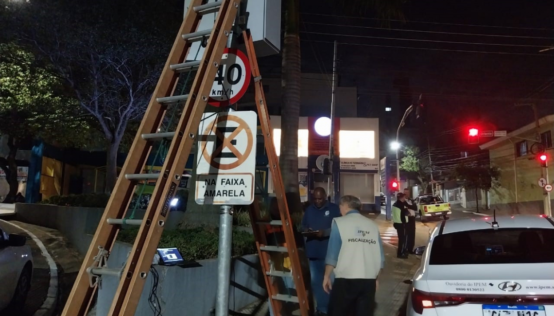 Em São Caetano do Sul, Ipem-SP verifica radar na alameda São Caetano